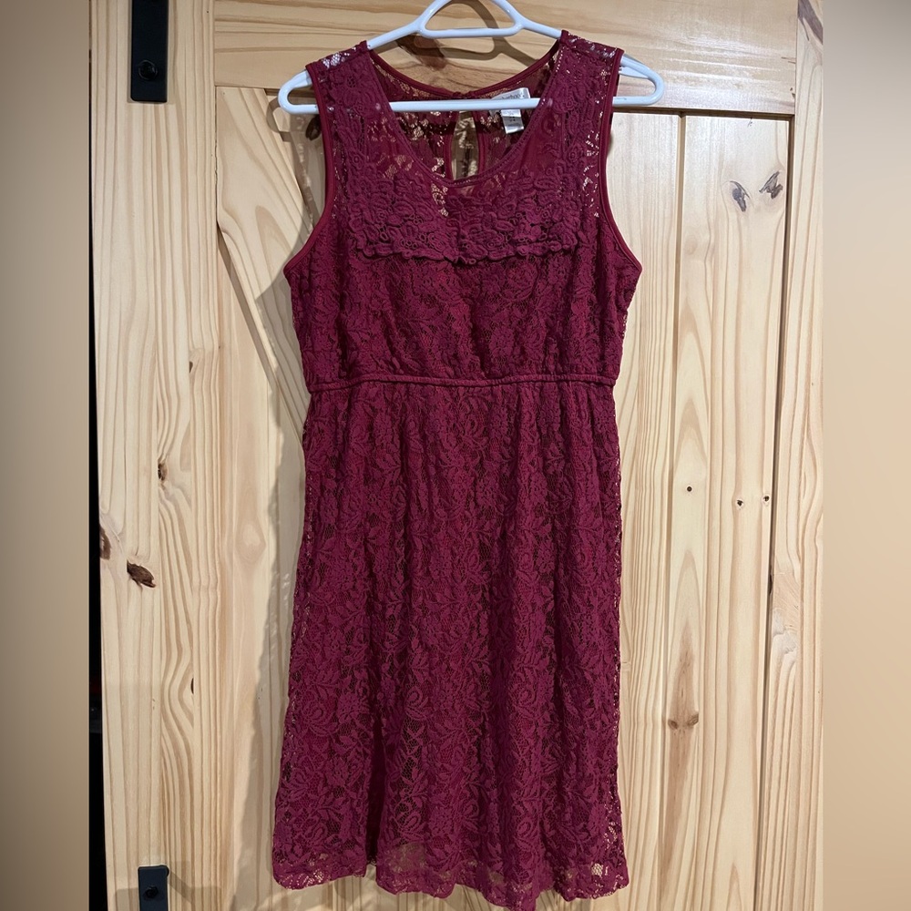 Burgundy Lace dress ✨HOST PICK ✨